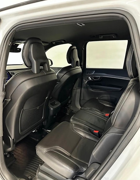 Volvo XC90 9 of 30