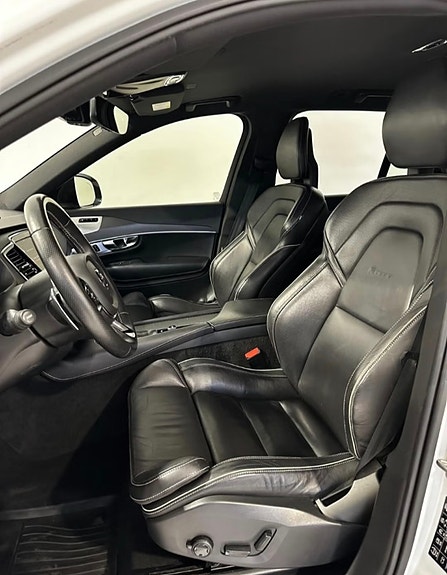 Volvo XC90 6 of 30