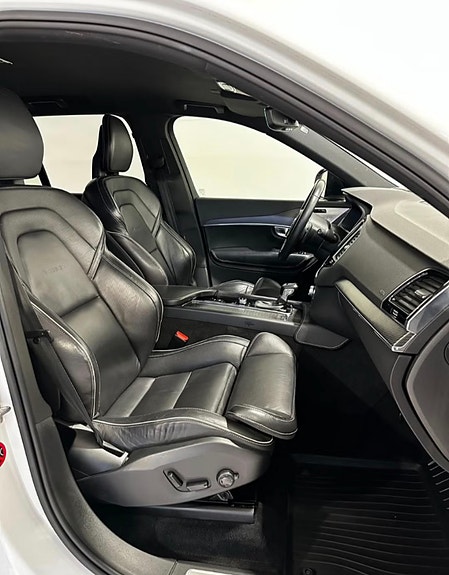 Volvo XC90 7 of 30