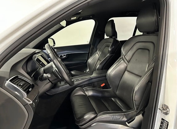 Volvo XC90 23 of 30