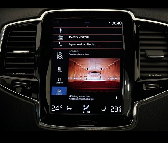 Volvo XC90 15 of 30