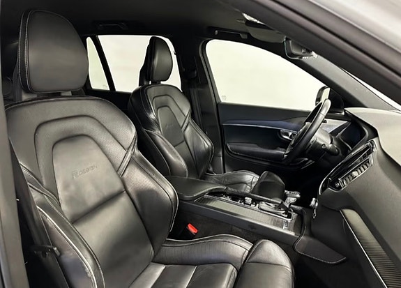 Volvo XC90 25 of 30
