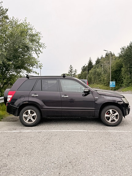 Suzuki Grand Vitara 4 of 5