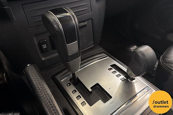 Mitsubishi Pajero 16 of 19
