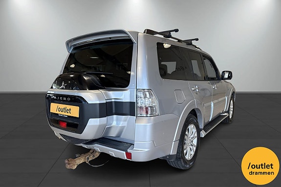 Mitsubishi Pajero 6 of 19