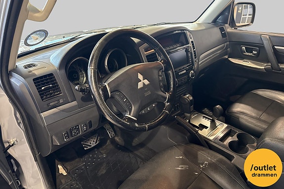 Mitsubishi Pajero 13 of 19