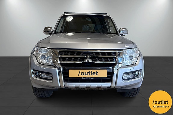 Mitsubishi Pajero 9 of 19