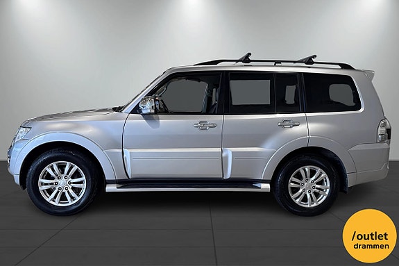Mitsubishi Pajero 2 of 5
