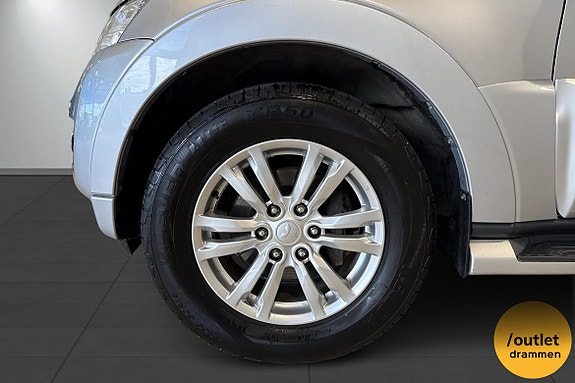 Mitsubishi Pajero 10 of 19