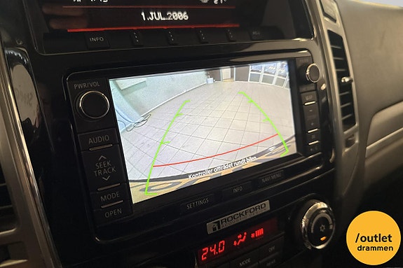Mitsubishi Pajero 17 of 19