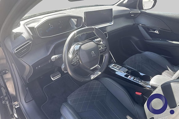 Peugeot e-208 13 of 30