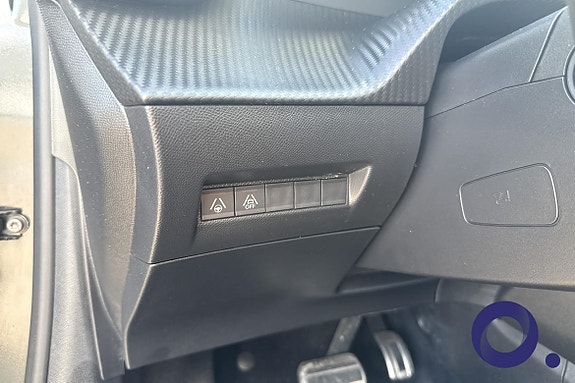 Peugeot e-208 30 of 30