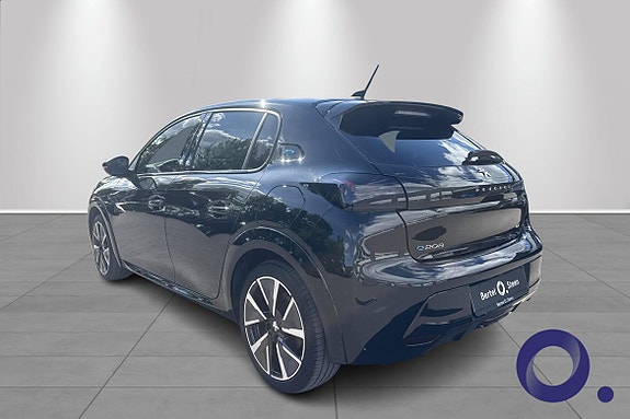 Peugeot e-208 3 of 30