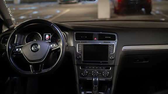 Volkswagen e-Golf VII 6 of 9