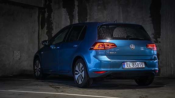 Volkswagen e-Golf VII 4 of 9
