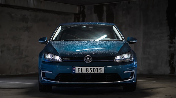 Volkswagen e-Golf VII 3 of 9