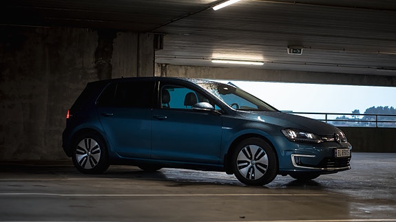 Volkswagen e-Golf VII 2 of 9