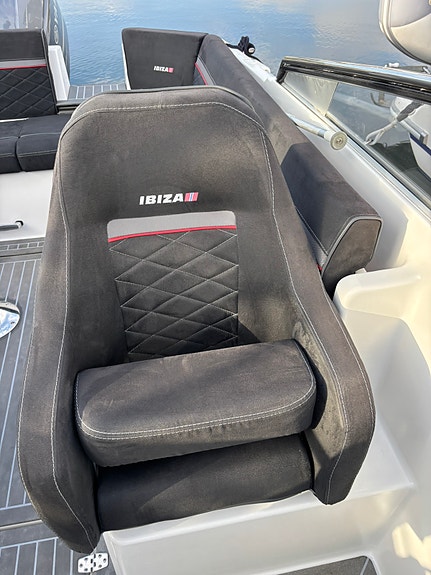 IBIZA 770, Yamaha V8 350hk, grått skrog og synteak! 12 of 19