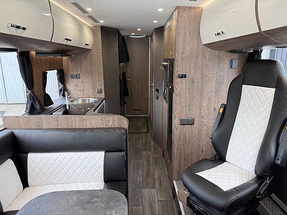 Volvo Contrast "Motorhome" 18 of 30