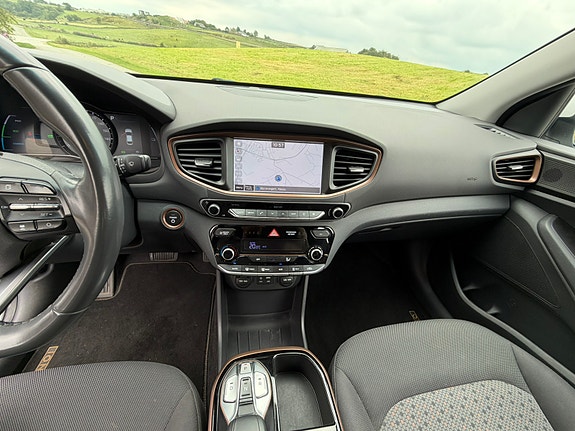 Hyundai IONIQ 9 of 12