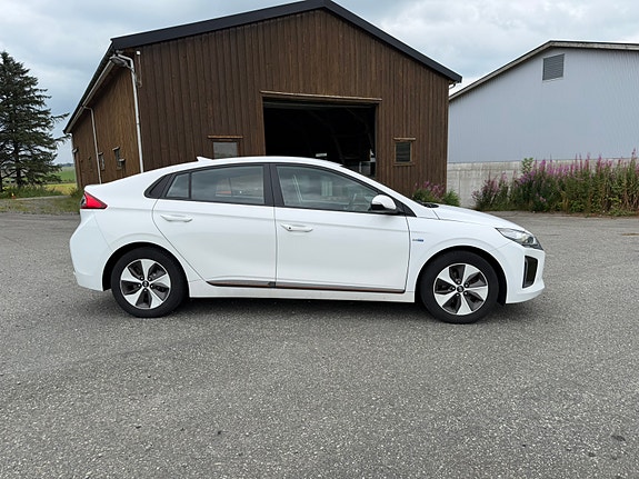 Hyundai IONIQ 5 of 12