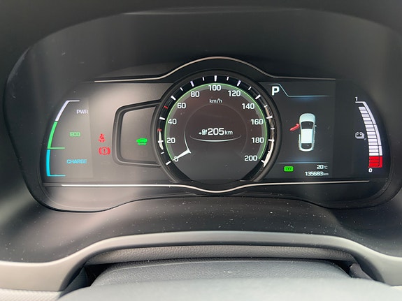 Hyundai IONIQ 11 of 12