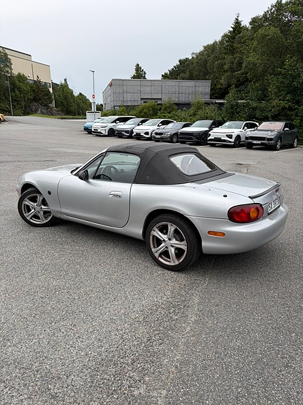 Mazda MX-5 6 of 14
