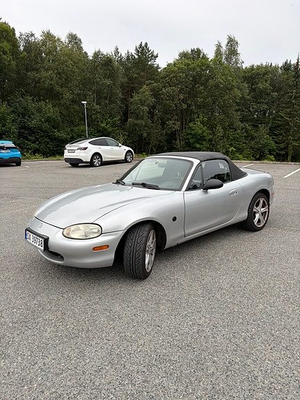 Mazda MX-5 7 of 14