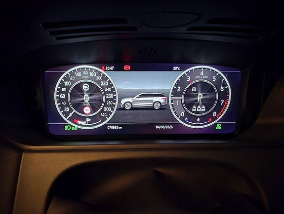Land Rover Range Rover Velar 26 of 30