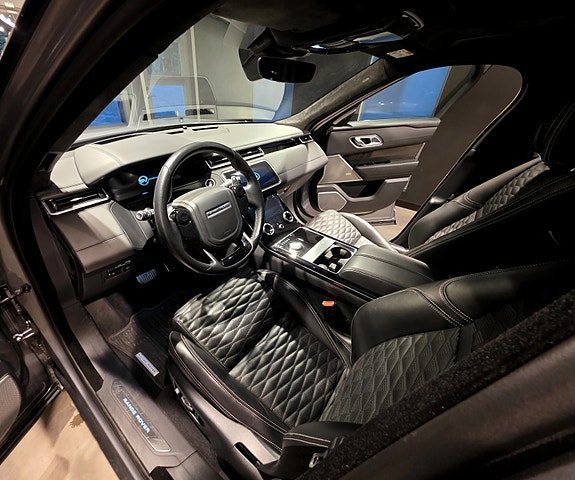 Land Rover Range Rover Velar 14 of 30