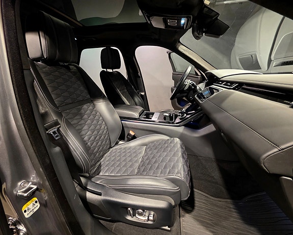 Land Rover Range Rover Velar 15 of 30