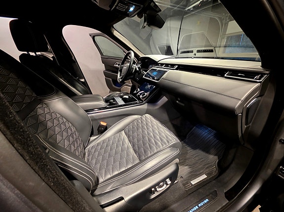 Land Rover Range Rover Velar 16 of 30