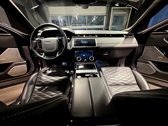 Land Rover Range Rover Velar 13 of 30