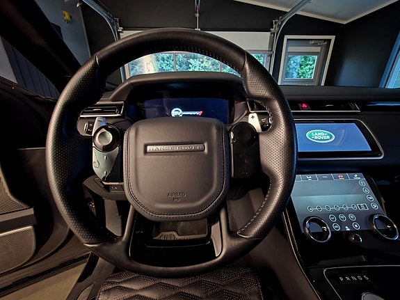 Land Rover Range Rover Velar 25 of 30