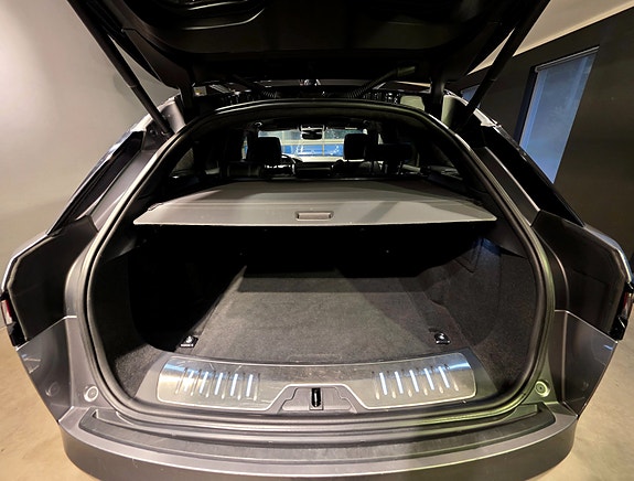 Land Rover Range Rover Velar 9 of 30