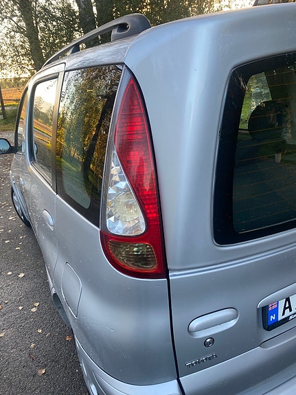 Toyota Yaris Verso 7 of 16