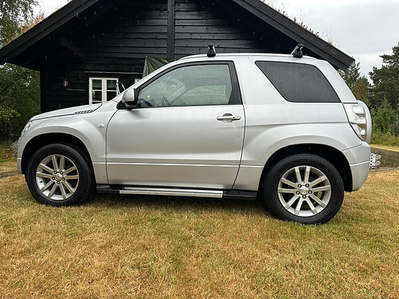 Suzuki Grand Vitara 4 of 5