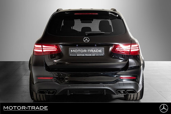 Mercedes-Benz GLC63 14 of 28