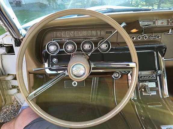 Ford Thunderbird 4 of 5