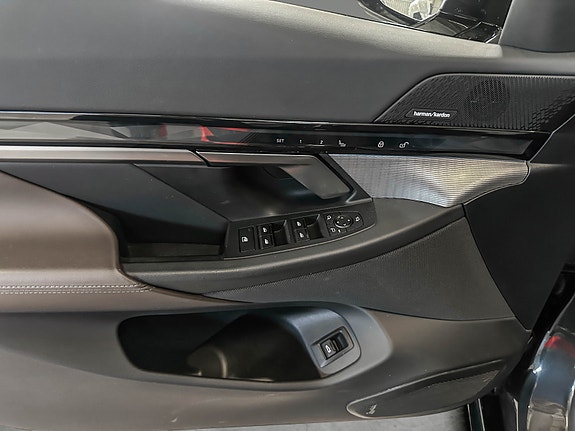 BMW i5 10 of 30