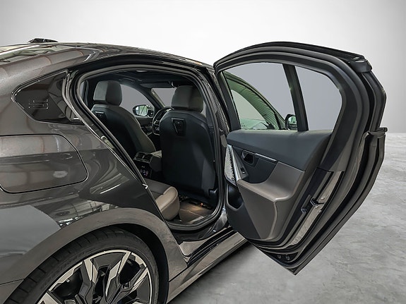 BMW i5 29 of 30