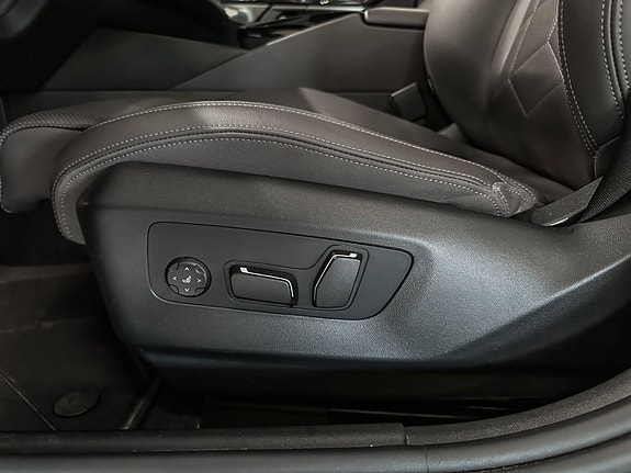 BMW i5 12 of 30