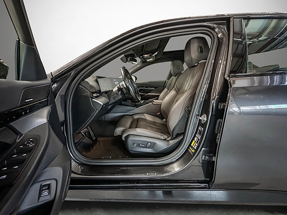 BMW i5 11 of 30