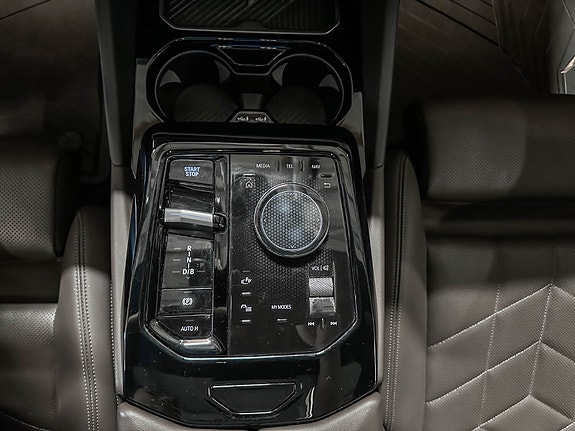 BMW i5 21 of 30