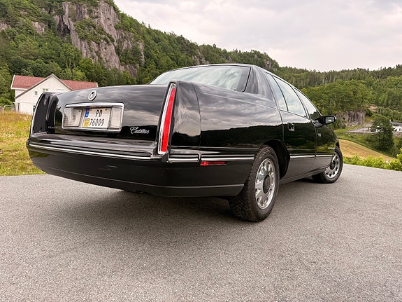 Cadillac Deville 12 of 30