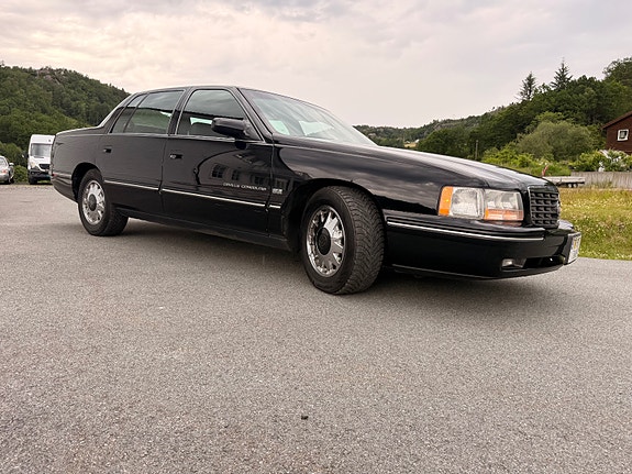 Cadillac Deville 16 of 30