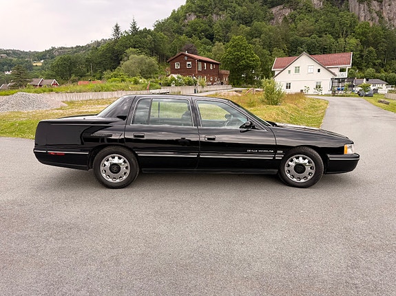 Cadillac Deville 14 of 30