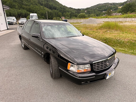 Cadillac Deville 17 of 30