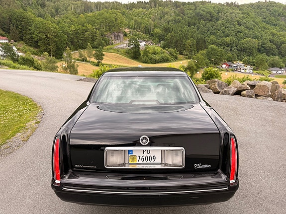 Cadillac Deville 10 of 30