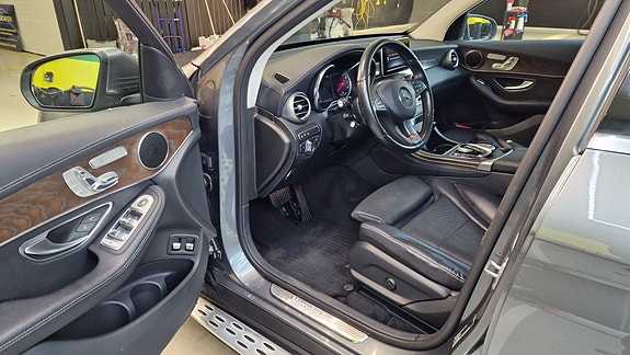 Mercedes-Benz GLC350 e 14 of 21